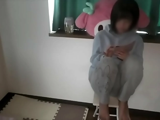 Thai Beauty Flaunts Her Luscious Curves for the First Time!
