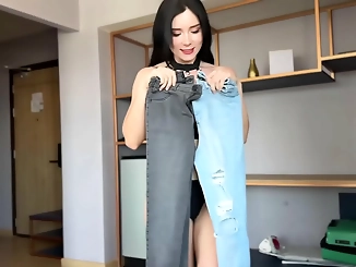 WATCH: Stepsister Gives Herself to Fuck After Asking for Help Choosing Jeans - ep