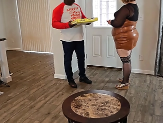 Jerking Off a Pizza Delivery Guy's Cock, Ate It on Camera - Kinky BBW SSBBW POV Ass Worship