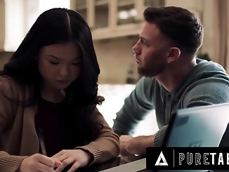 JAV Dream Come True: Voluptuous Lulu Chu Seduced by Horny Roommate in Slimthick Vic, Threesome Ensues