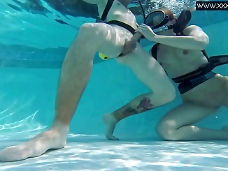 Waterproof Beauty: Minnie Manga's Underwater Mammoth Cock Adventure