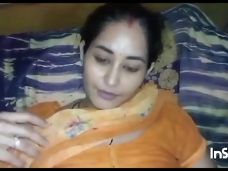 Witness the Irresistible Charm of Desi Bhabhis in this Superhot Hindi Sex Video