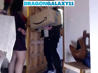 Jaw-Dropping Blowjob by Curvy MILF to Delivery Man: Unwrap the Ultimate Pleasure!