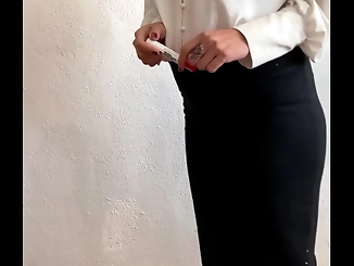 Luscious Alumno's Forbidden Desire for his MILF Teacher in the Salon!