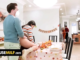 Cumming Together for Thanksgiving: A Holiday Treat for the Whole Family