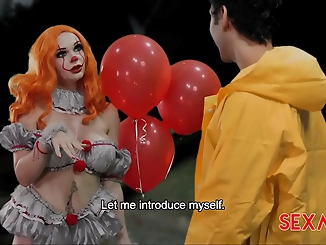 Discover the Alluring Emily Thorne in a Sexy Halloween Special!