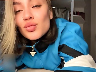 Jaw-Dropping Blowjob by Absolutely Stunning Best Friend's Girlfriend!